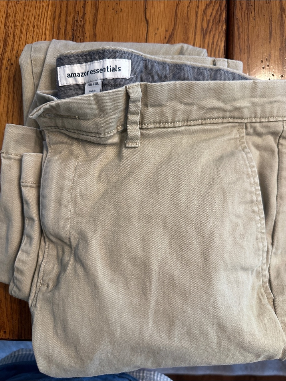Amazon Essentials Men's Khaki Chinos - Light Khaki